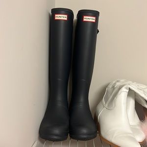 navy blue hunter boots